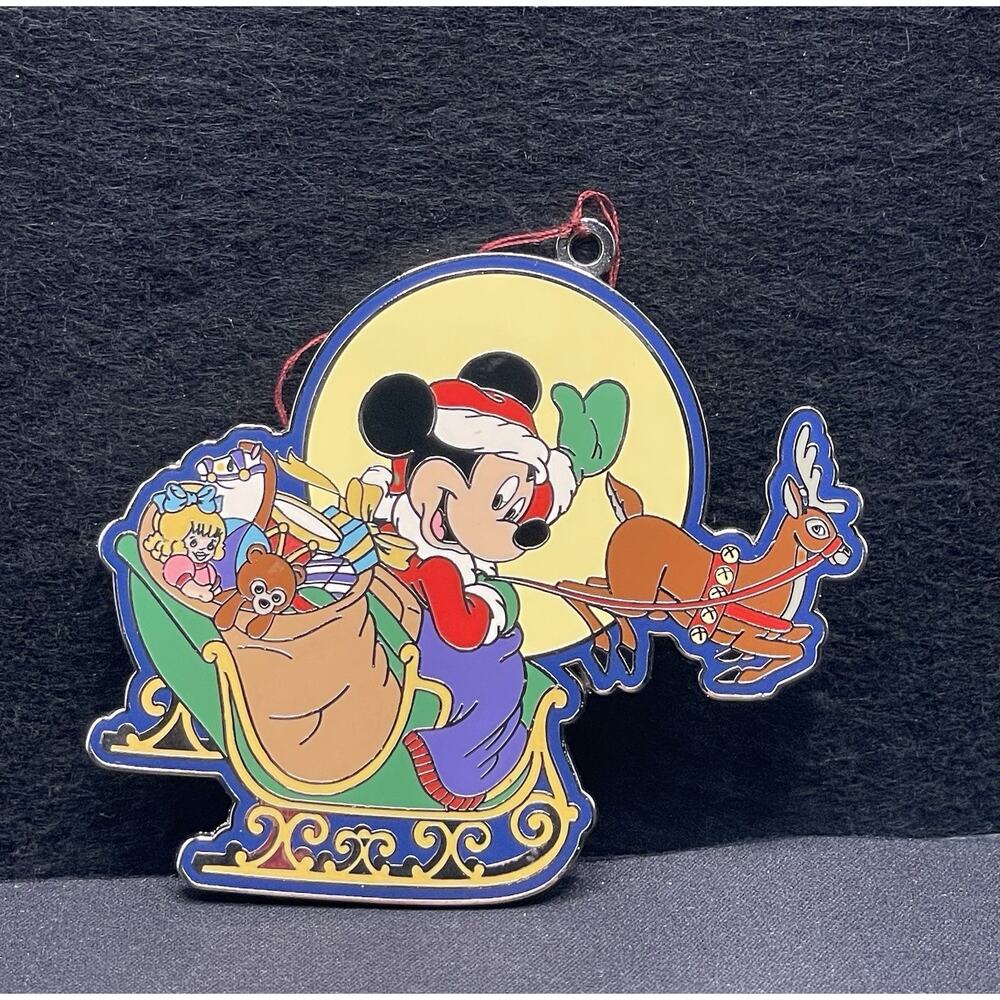 Vintage 2007‎ "Mickey's Christmas Bag of Toys Santa Disney Pin" Limited Edition